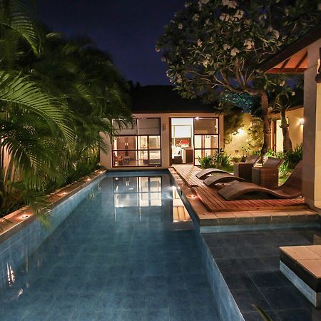 Samana Villas Legian Exterior foto
